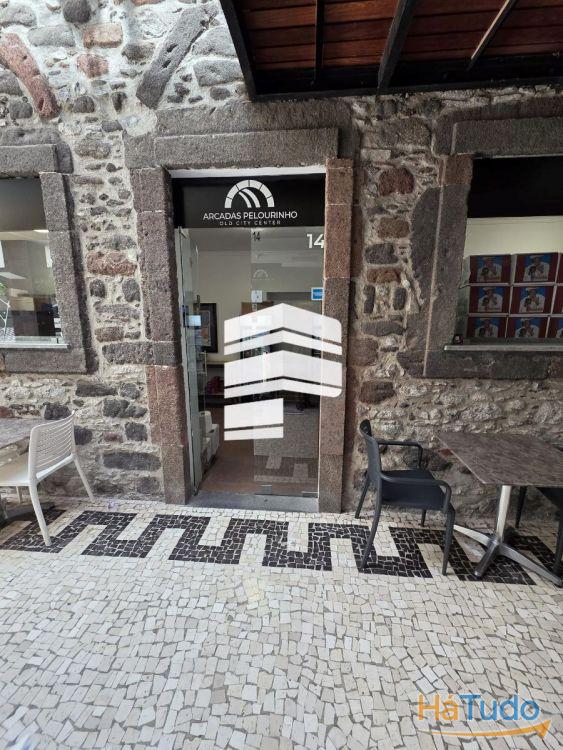 Loja ou escritório para venda, perto R. Fernão Ornelas e novo Pelourinho (Zona Velha Cidade) Loja ou escritório para venda, perto R. Fernão Ornelas e novo Pelourinho (Zona Velha Cidade)