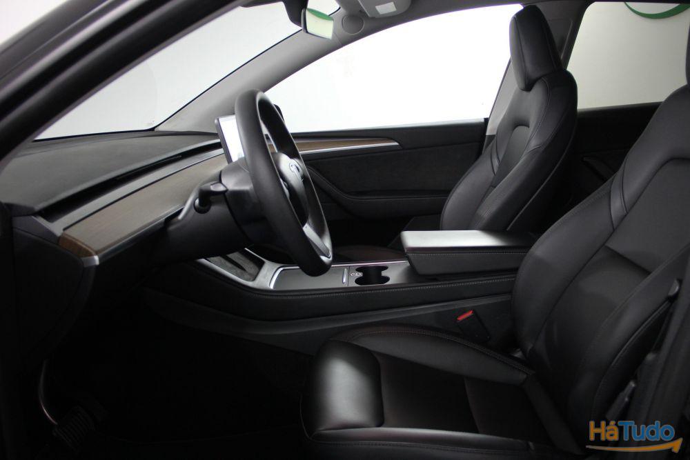 Tesla Model Y RWD Tesla Model Y RWD