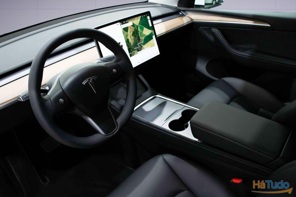 Tesla Model Y Standard Long Range RWD Tesla Model Y Standard Long Range RWD