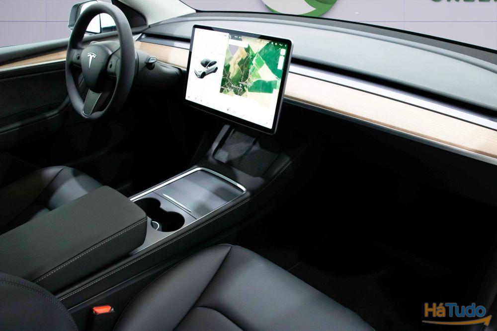 Tesla Model Y Standard Long Range RWD Tesla Model Y Standard Long Range RWD