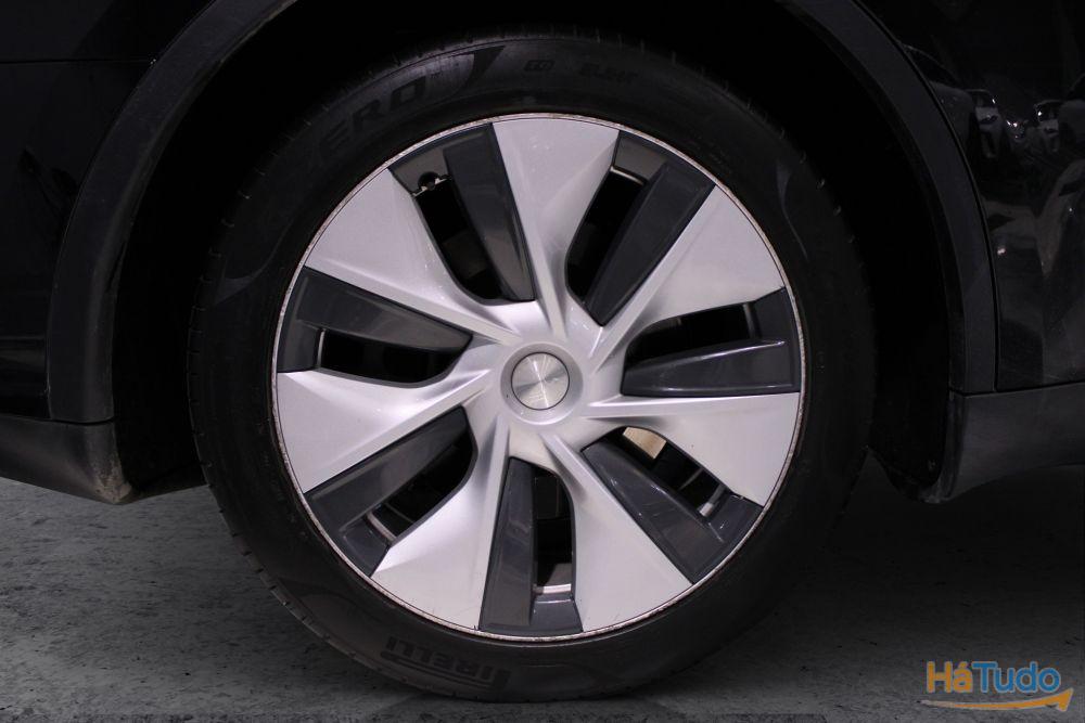 Tesla Model Y Standard Long Range RWD Tesla Model Y Standard Long Range RWD