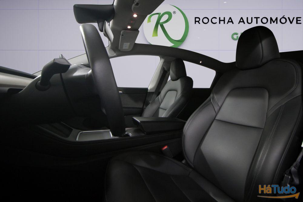 Tesla Model Y RWD Tesla Model Y RWD