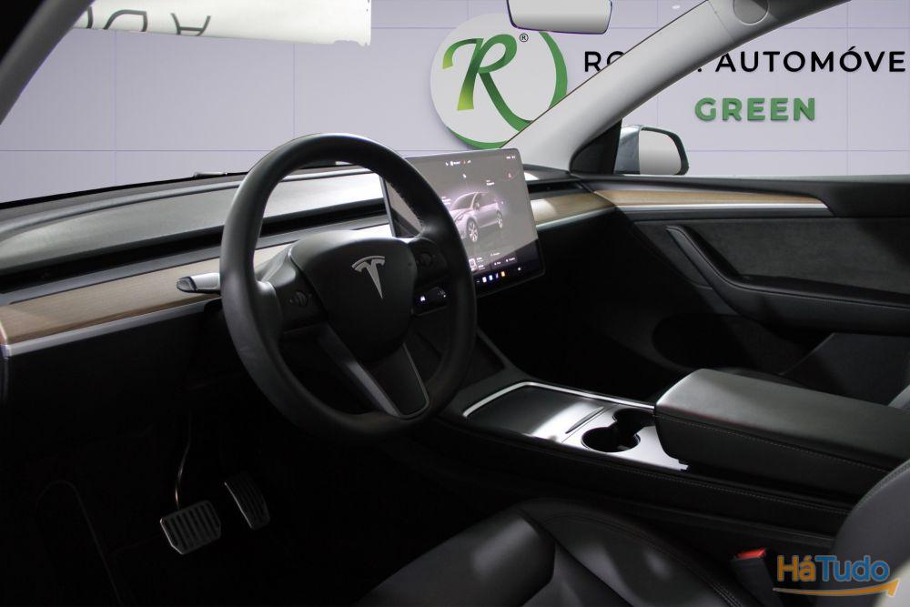 Tesla Model Y RWD Tesla Model Y RWD