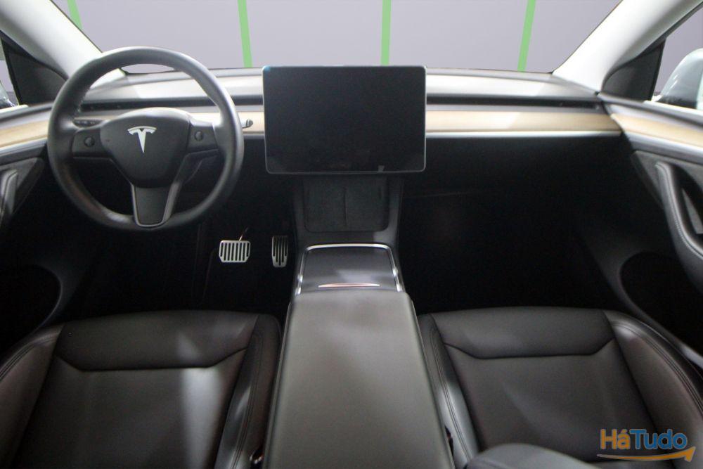 Tesla Model Y RWD Tesla Model Y RWD