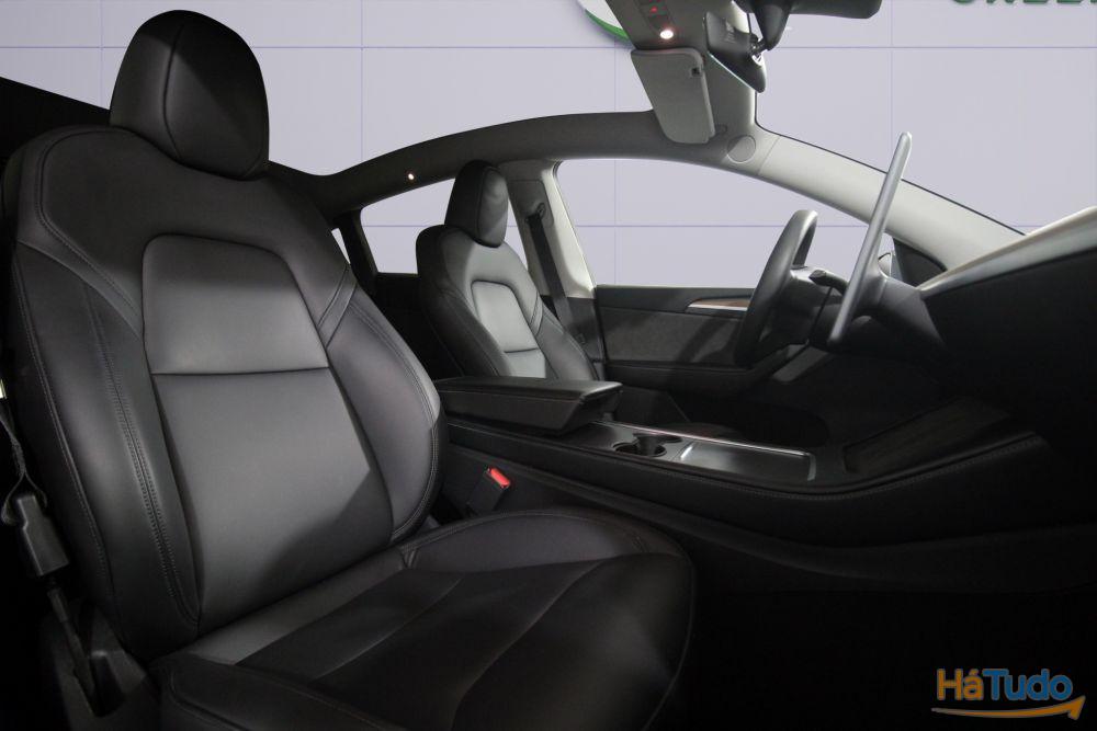 Tesla Model Y RWD Tesla Model Y RWD
