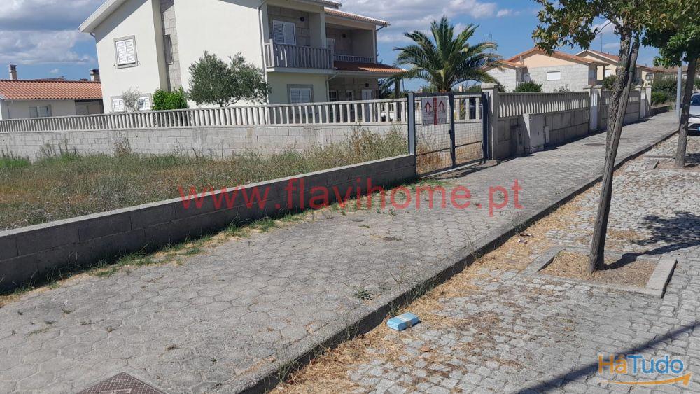 Lote de terreno para construção Lote de terreno para construção