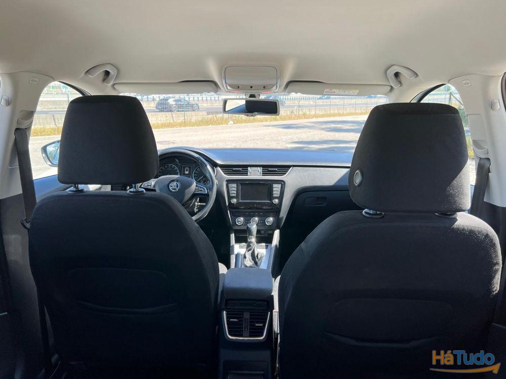 Skoda Octavia Break 1.6 TDi Ambiente DSG Skoda Octavia Break 1.6 TDi Ambiente DSG