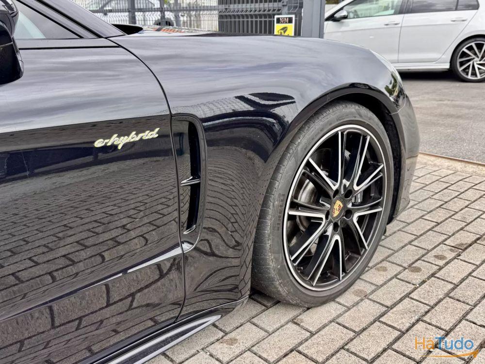 Porsche Panamera 4 E-Hybrid Porsche Panamera 4 E-Hybrid