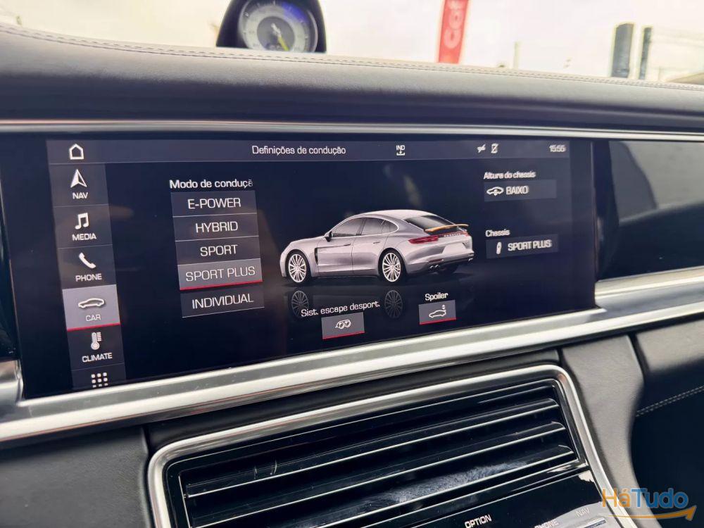 Porsche Panamera 4 E-Hybrid Porsche Panamera 4 E-Hybrid