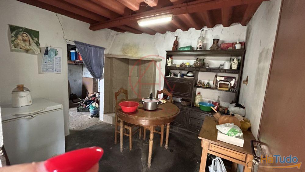 Moradia T1 + anexos ? Lote com 324 m2 Moradia T1 + anexos ? Lote com 324 m2