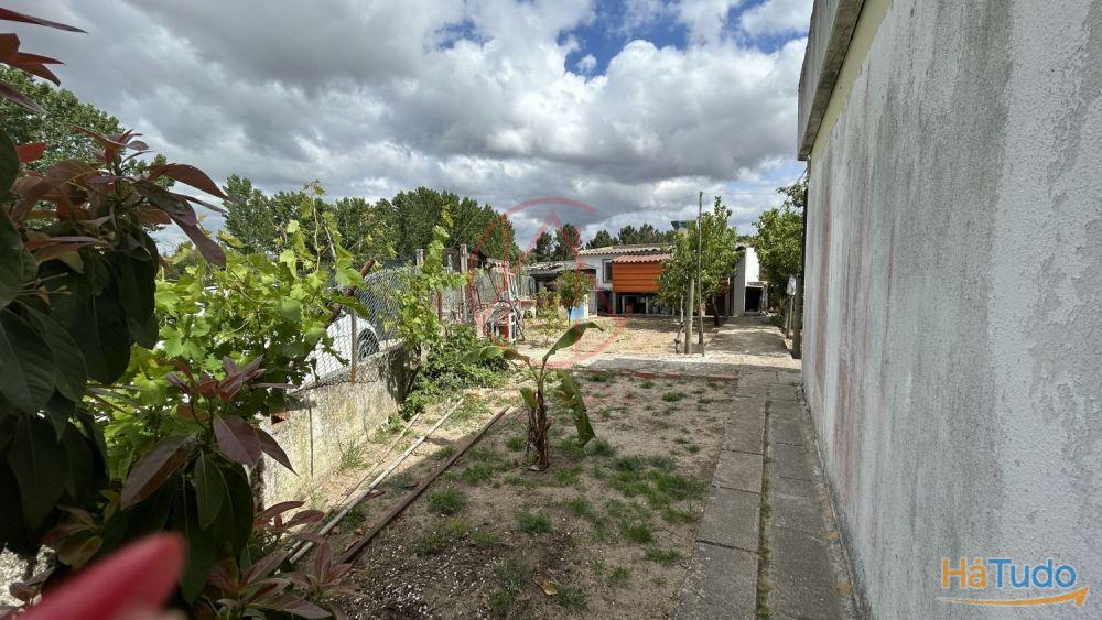 Moradia T1 + anexos ? Lote com 324 m2 Moradia T1 + anexos ? Lote com 324 m2