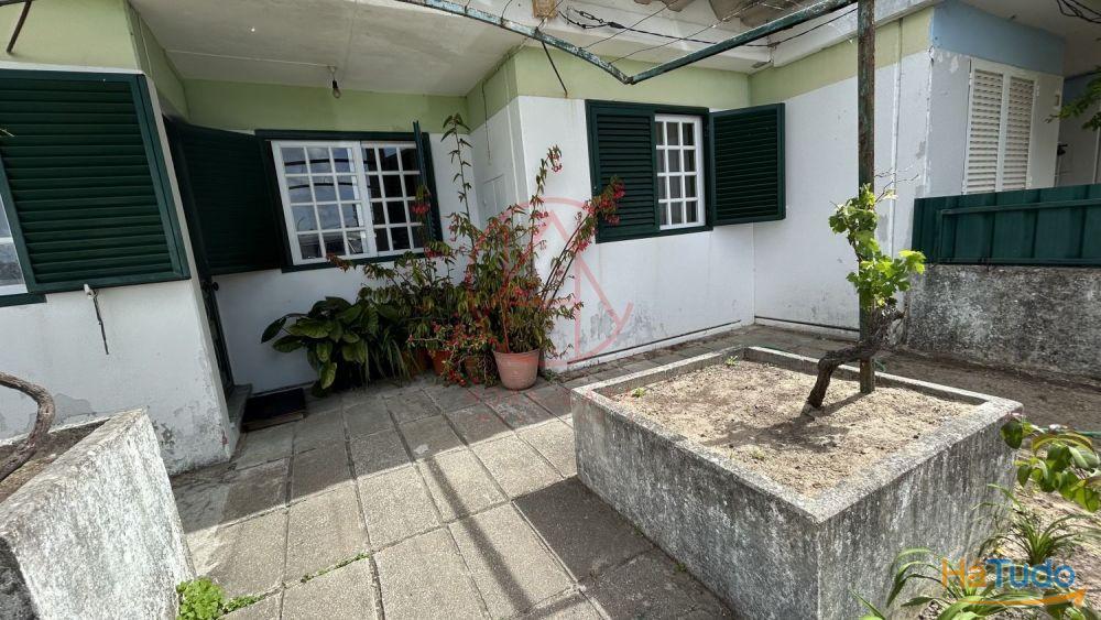 Moradia T1 + anexos ? Lote com 324 m2 Moradia T1 + anexos ? Lote com 324 m2