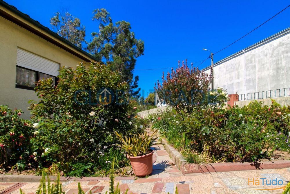 Moradia T2 com Terreno de 537m² e Potencial de Duas Habitações ? Maia Moradia T2 com Terreno de 537m² e Potencial de Duas Habitações ? Maia