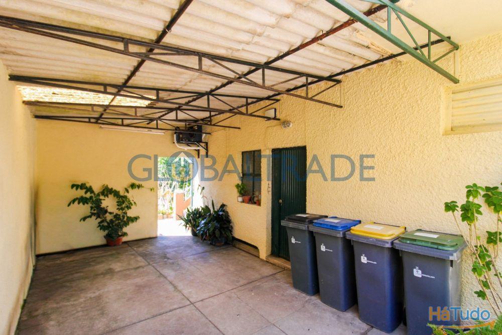 Moradia T2 com Terreno de 537m² e Potencial de Duas Habitações ? Maia Moradia T2 com Terreno de 537m² e Potencial de Duas Habitações ? Maia