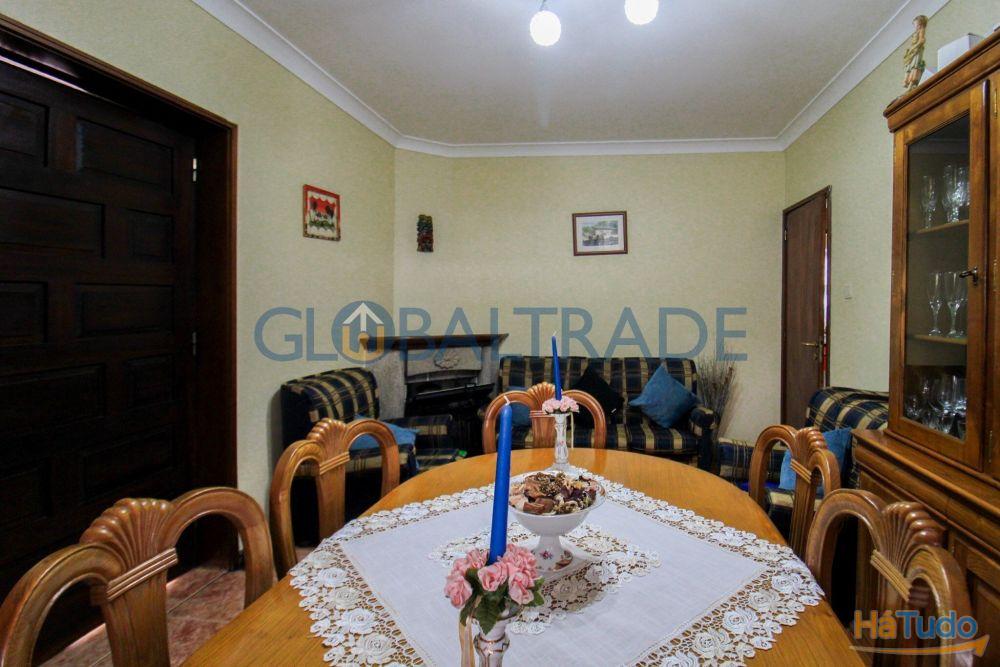 Moradia T2 com Terreno de 537m² e Potencial de Duas Habitações ? Maia Moradia T2 com Terreno de 537m² e Potencial de Duas Habitações ? Maia