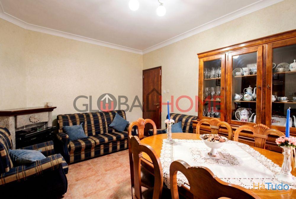 Moradia T2 com Potencial para Duas Habitações na Maia Moradia T2 com Potencial para Duas Habitações na Maia