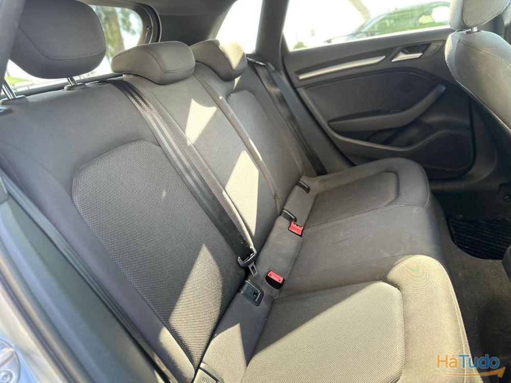 Audi A3 Sportback 30 TFSI S-line Audi A3 Sportback 30 TFSI S-line