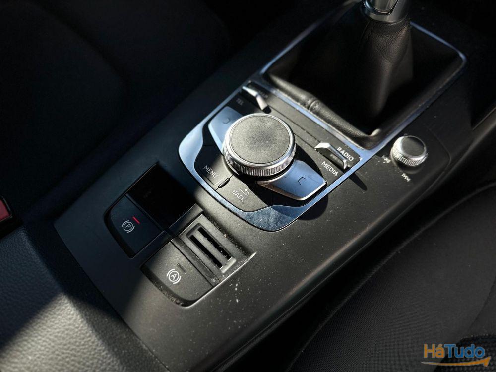 Audi A3 Sportback 30 TFSI S-line Audi A3 Sportback 30 TFSI S-line
