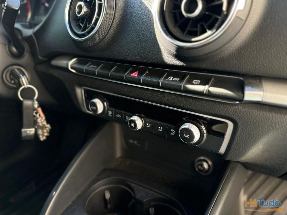 Audi A3 Sportback 30 TFSI S-line Audi A3 Sportback 30 TFSI S-line