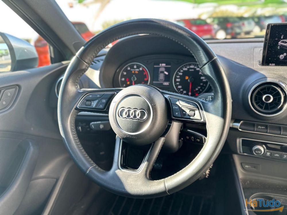 Audi A3 Sportback 30 TFSI S-line Audi A3 Sportback 30 TFSI S-line