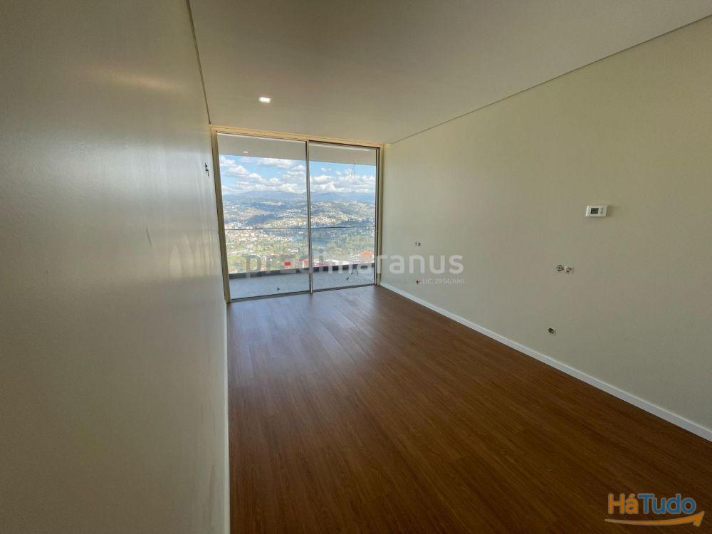 Moradia T3, 5 WC (3 suites), em zona nobre da cidade, com vistas espetaculares sobre o rio e cidade de Amarante Moradia T3, 5 WC (3 suites), em zona nobre da cidade, com vistas espetaculares sobre o rio e cidade de Amarante