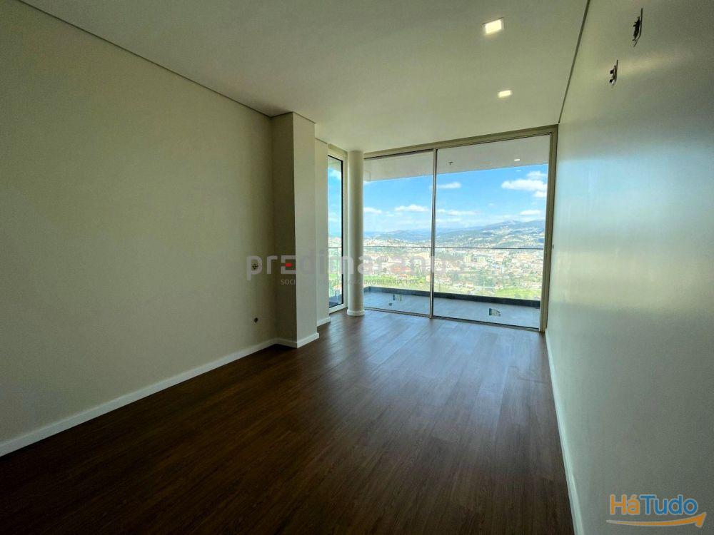 Moradia T3, 5 WC (3 suites), em zona nobre da cidade, com vistas espetaculares sobre o rio e cidade de Amarante Moradia T3, 5 WC (3 suites), em zona nobre da cidade, com vistas espetaculares sobre o rio e cidade de Amarante