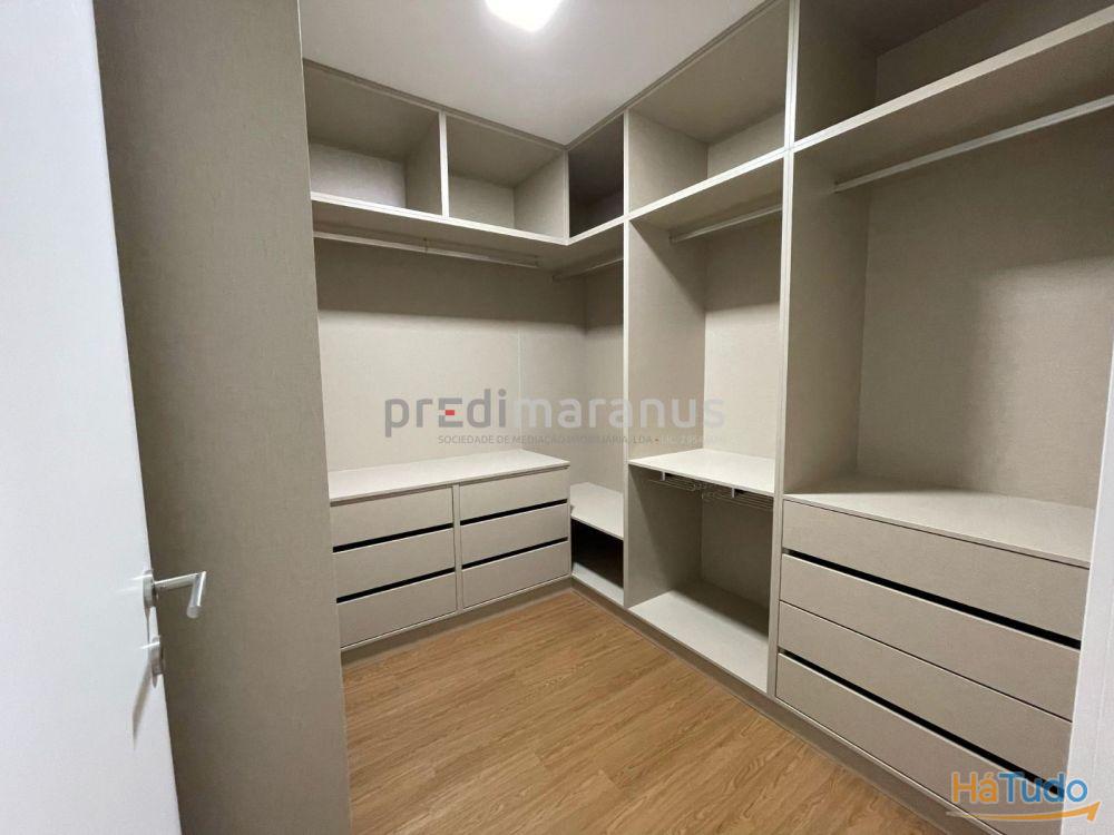 Moradia T3, 5 WC (3 suites), em zona nobre da cidade, com vistas espetaculares sobre o rio e cidade de Amarante Moradia T3, 5 WC (3 suites), em zona nobre da cidade, com vistas espetaculares sobre o rio e cidade de Amarante