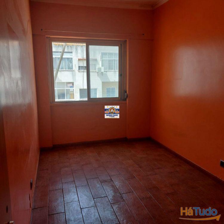 Apartamento T3, transformado em T4 Duplex (Sótão) Apartamento T3, transformado em T4 Duplex (Sótão)