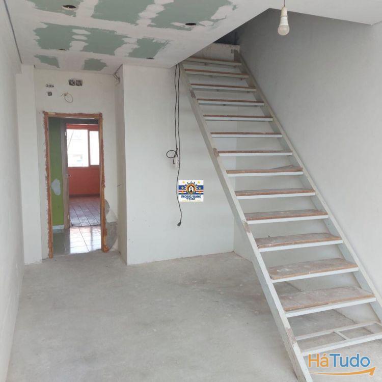Apartamento T3, transformado em T4 Duplex (Sótão) Apartamento T3, transformado em T4 Duplex (Sótão)