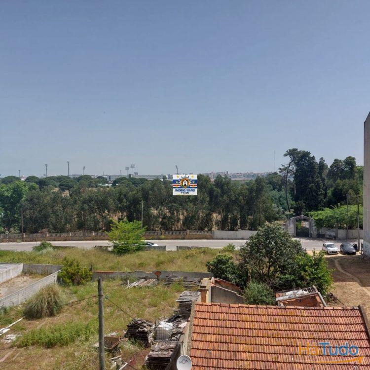 Apartamento T3, transformado em T4 Duplex (Sótão) Apartamento T3, transformado em T4 Duplex (Sótão)