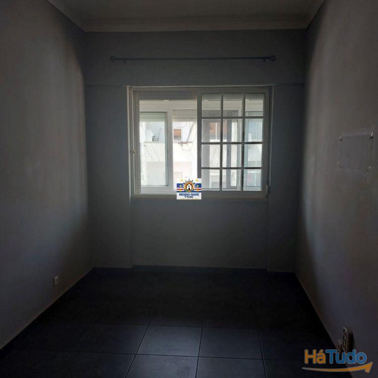 Apartamento T3, transformado em T4 Duplex (Sótão) Apartamento T3, transformado em T4 Duplex (Sótão)
