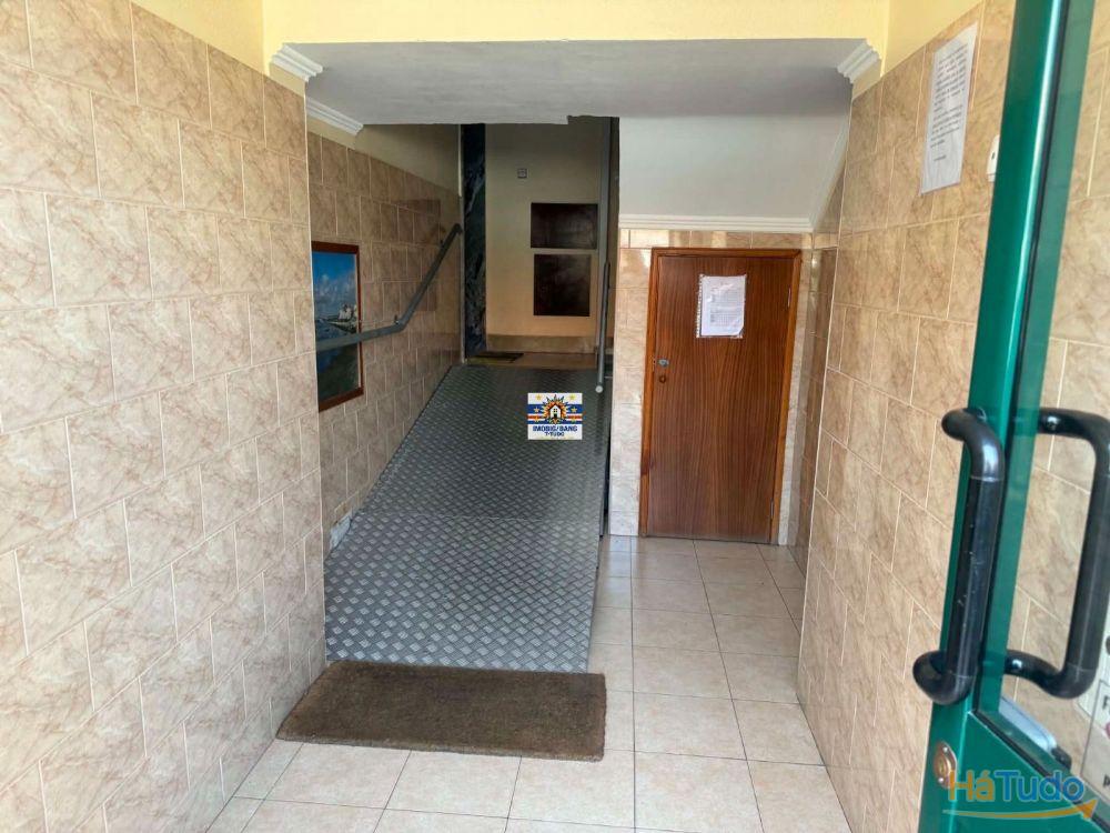Apartamento T3, transformado em T4 Duplex (Sótão) Apartamento T3, transformado em T4 Duplex (Sótão)