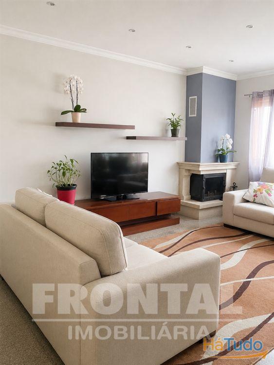 Moradia T3 | Conforto Habitacional e Excelente Localização Moradia T3 | Conforto Habitacional e Excelente Localização