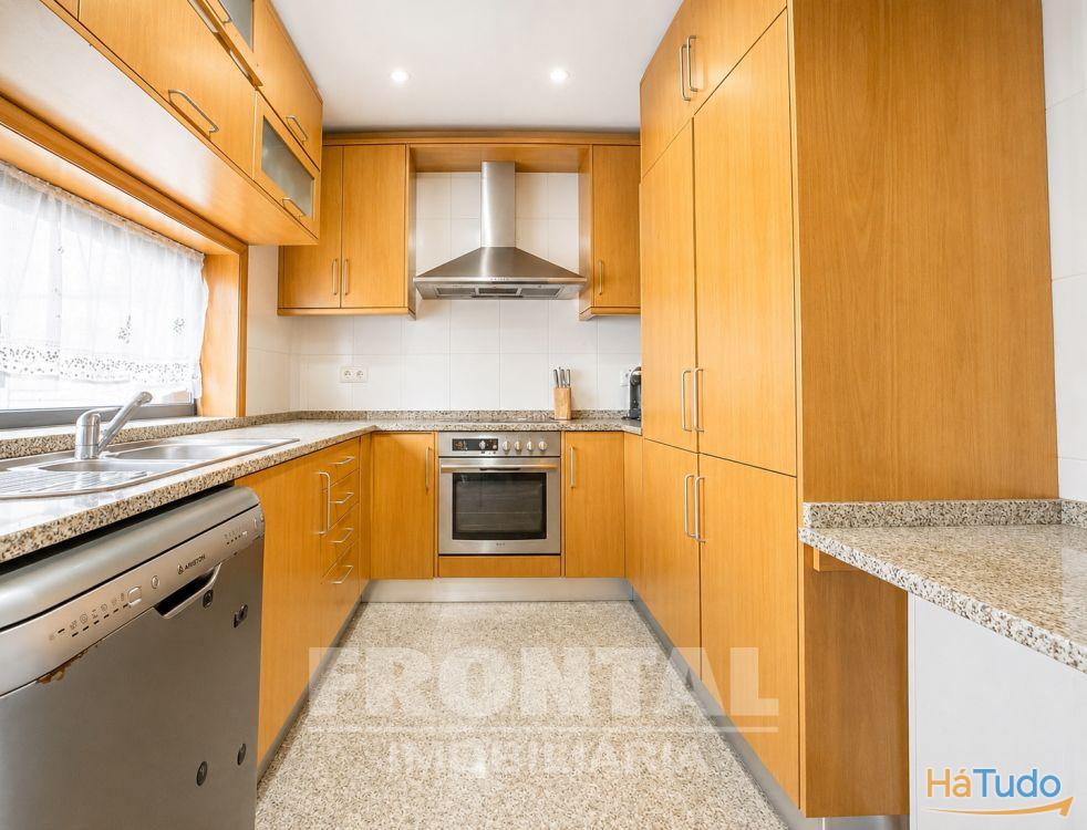 Moradia T3 | Conforto Habitacional e Excelente Localização Moradia T3 | Conforto Habitacional e Excelente Localização