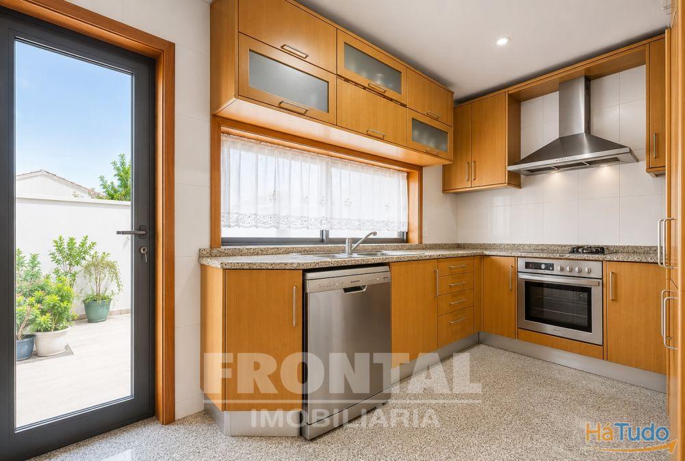 Moradia T3 | Conforto Habitacional e Excelente Localização Moradia T3 | Conforto Habitacional e Excelente Localização