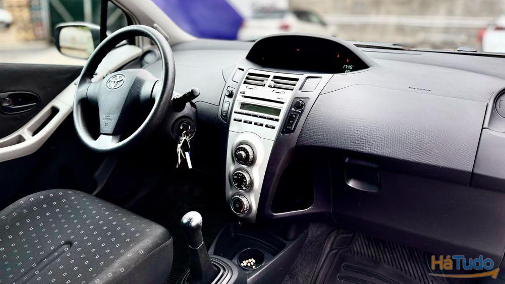 Toyota Yaris 1.0 VVT-i Toyota Yaris 1.0 VVT-i