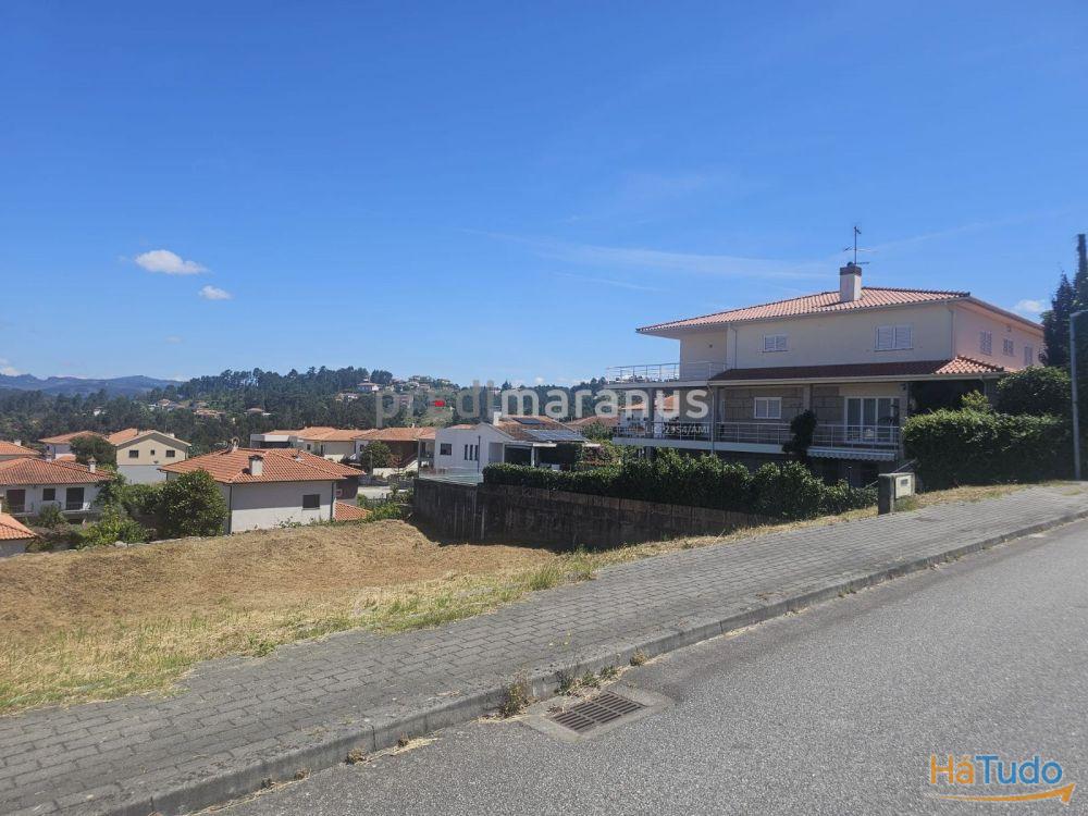Lote de terreno para moradia individual, com 820m2. Em zona nobre da cidade. Excelentes acessos e vistas sobre a cidade Lote de terreno para moradia individual, com 820m2. Em zona nobre da cidade. Excelentes acessos e vistas sobre a cidade