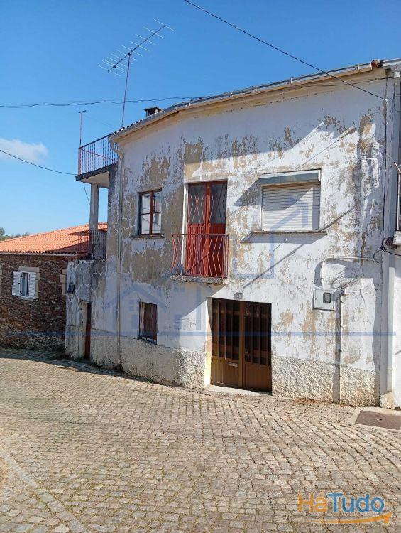 Casa D?Aldeia para remodelar ? Mós -Torre de Moncorvo Casa D?Aldeia para remodelar ? Mós -Torre de Moncorvo