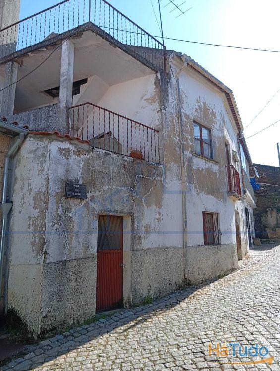 Casa D?Aldeia para remodelar ? Mós -Torre de Moncorvo Casa D?Aldeia para remodelar ? Mós -Torre de Moncorvo