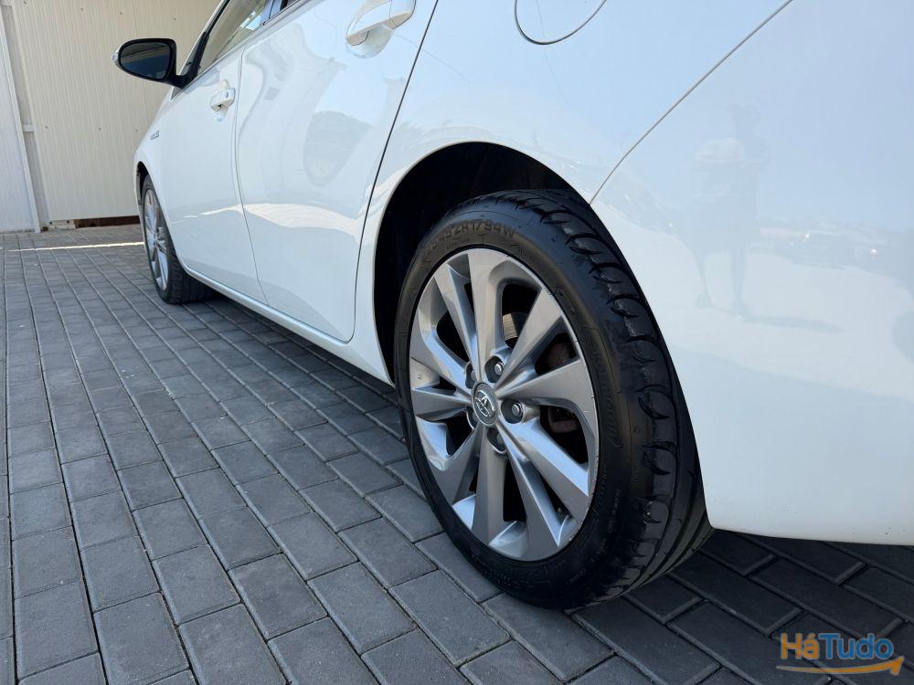 Toyota Auris 1.8 HSD Comfort+Navi Toyota Auris 1.8 HSD Comfort+Navi