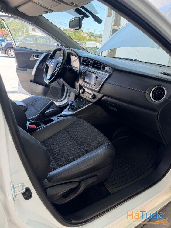 Toyota Auris 1.8 HSD Comfort+Navi Toyota Auris 1.8 HSD Comfort+Navi