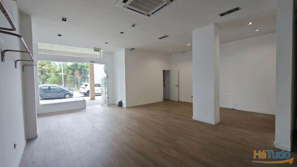 Loja p/Serviços ou Restauração - 75m2 - Junto a Escola - Gervide - Oliveira Douro Loja p/Serviços ou Restauração - 75m2 - Junto a Escola - Gervide - Oliveira Douro