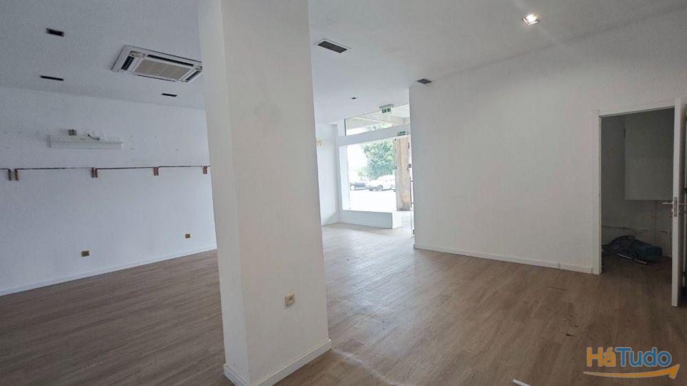 Loja p/Serviços ou Restauração - 75m2 - Junto a Escola - Gervide - Oliveira Douro Loja p/Serviços ou Restauração - 75m2 - Junto a Escola - Gervide - Oliveira Douro