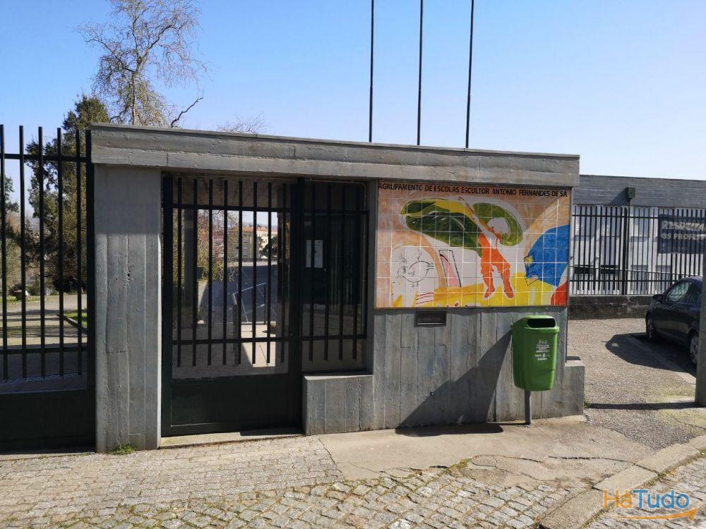 Loja p/Serviços ou Restauração - 75m2 - Junto a Escola - Gervide - Oliveira Douro Loja p/Serviços ou Restauração - 75m2 - Junto a Escola - Gervide - Oliveira Douro