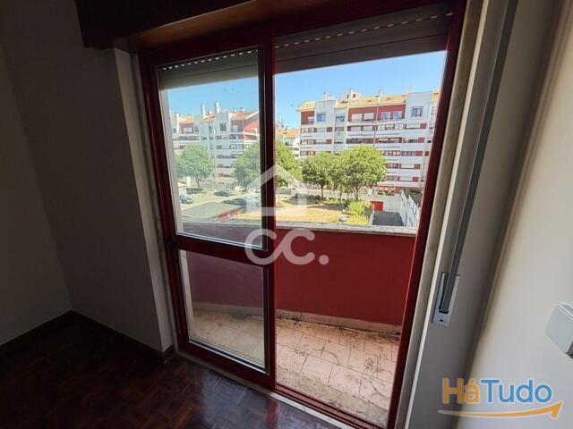 Venda - Apartamento - T2 Venda - Apartamento - T2