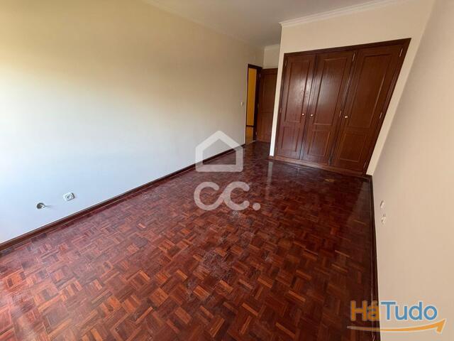 Venda - Apartamento - T2 Venda - Apartamento - T2