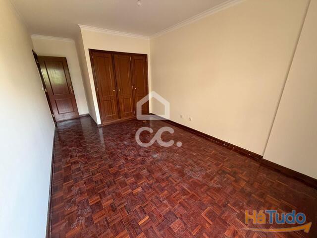 Venda - Apartamento - T2 Venda - Apartamento - T2