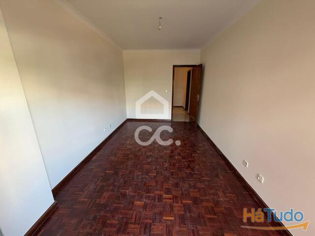 Venda - Apartamento - T2 Venda - Apartamento - T2