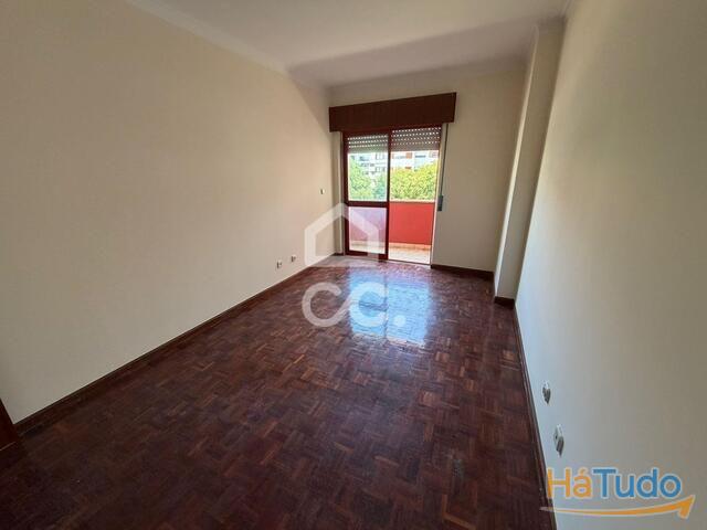 Venda - Apartamento - T2 Venda - Apartamento - T2