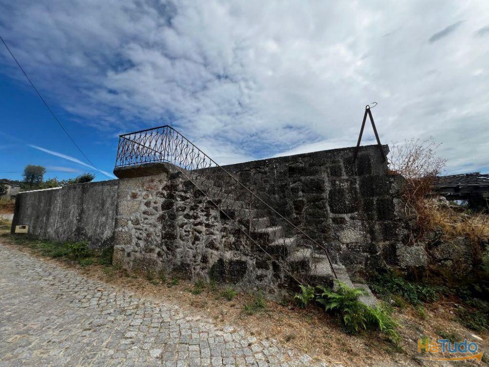 Moradia Independente para Restauro com PROJETO APROVADO em Telões Amarante Moradia Independente para Restauro com PROJETO APROVADO em Telões Amarante